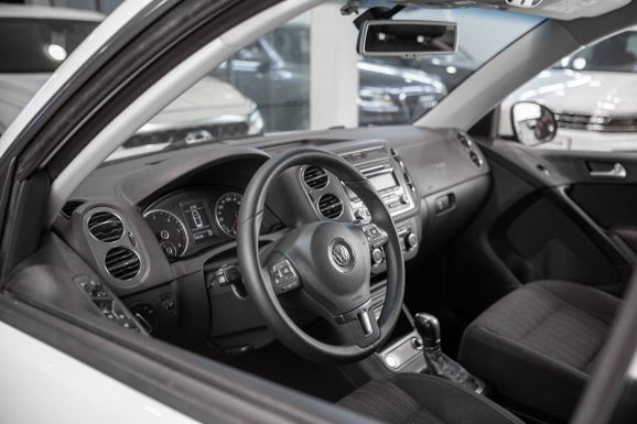 Volkswagen Tiguan, АТ, 2014 фото 7