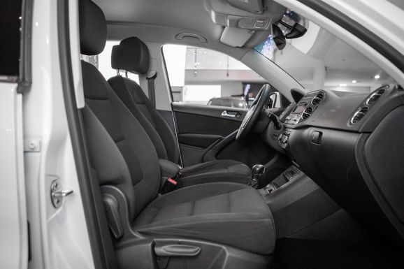 Volkswagen Tiguan, АТ, 2014 фото 15