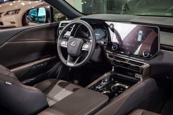 Lexus RX, АТ, 2023 фото 21