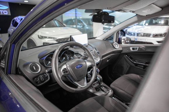 Ford Fiesta, Робот, 2015 фото 10