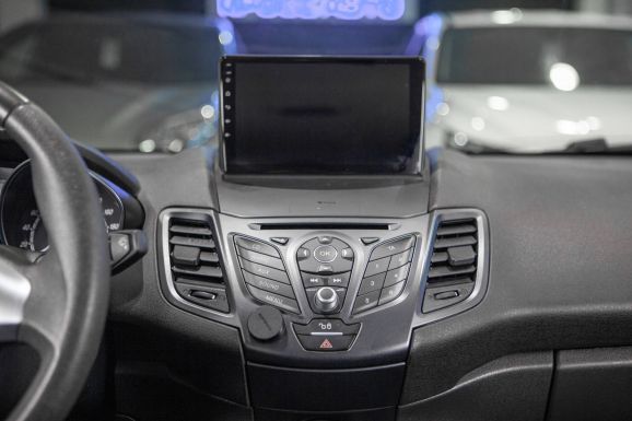 Ford Fiesta, Робот, 2015 фото 13