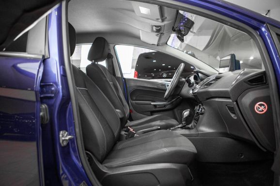 Ford Fiesta, Робот, 2015 фото 17