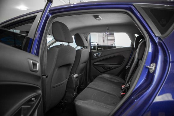 Ford Fiesta, Робот, 2015 фото 18