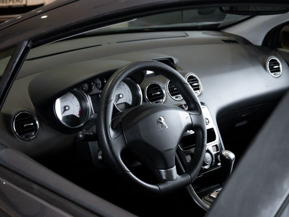 Peugeot 308, АТ, 2011 фото 9