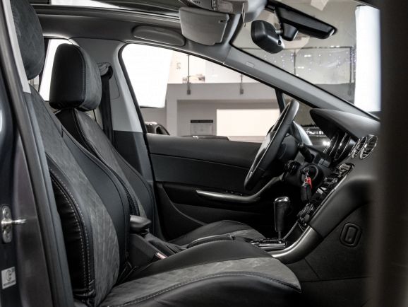 Peugeot 308, АТ, 2011 фото 2