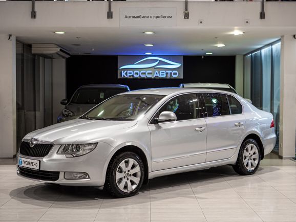 Skoda Superb, Робот, 2012 фото 3