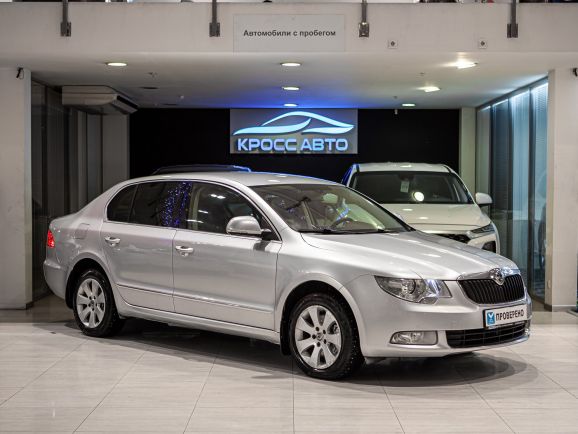 Skoda Superb, Робот, 2012 фото 5