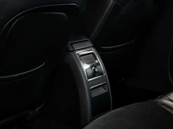 Skoda Superb, Робот, 2012 фото 9