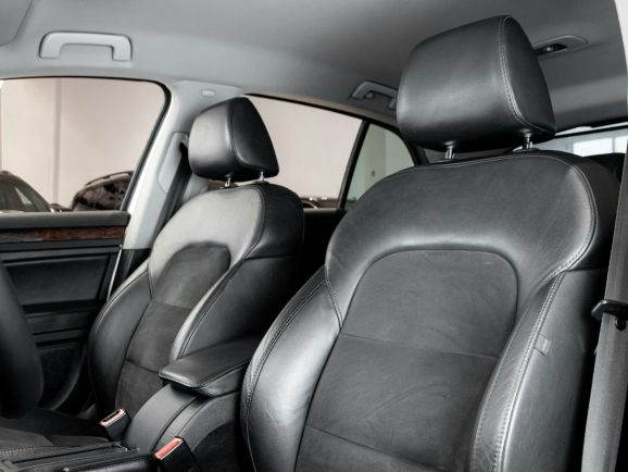 Skoda Superb, Робот, 2012 фото 10