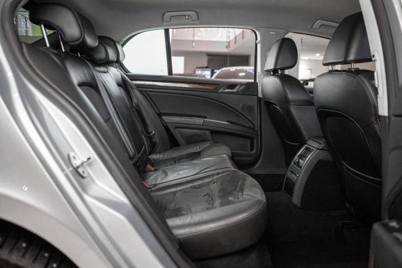 Skoda Superb, Робот, 2012 фото 17