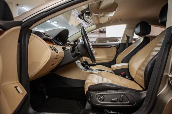 Volkswagen Passat CC, Робот, 2012 фото 9