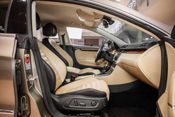 Volkswagen Passat CC, Робот, 2012 фото 10