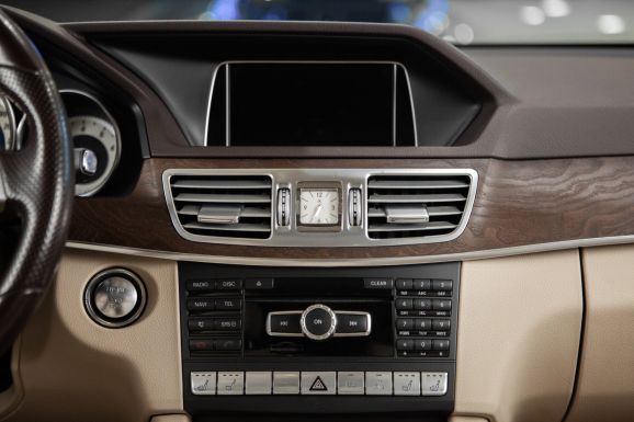 Mercedes-Benz E-класс, АТ, 2014 фото 14