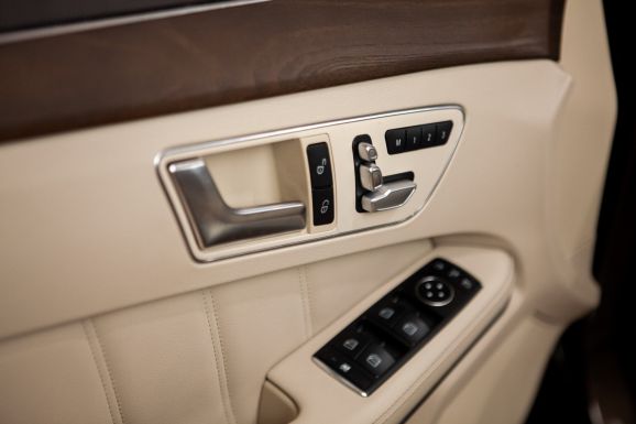 Mercedes-Benz E-класс, АТ, 2014 фото 17