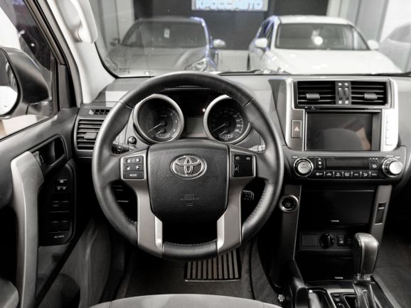 Toyota Land Cruiser Prado, АТ, 2012 фото 12