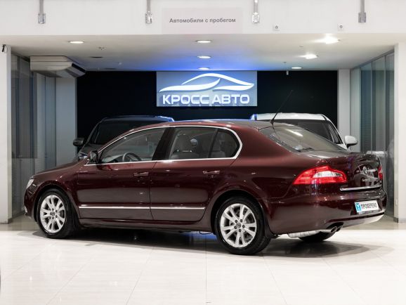 Skoda Superb, Робот, 2009 фото 6