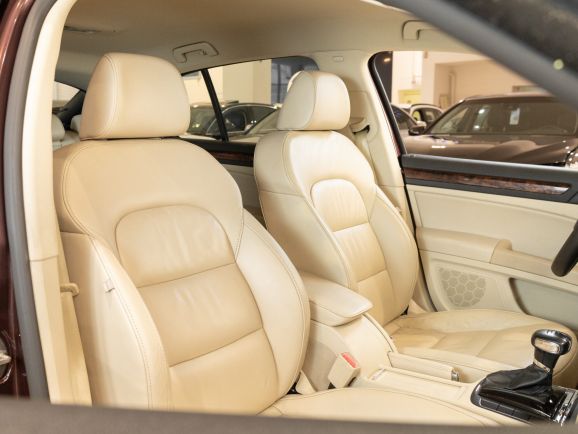 Skoda Superb, Робот, 2009 фото 2