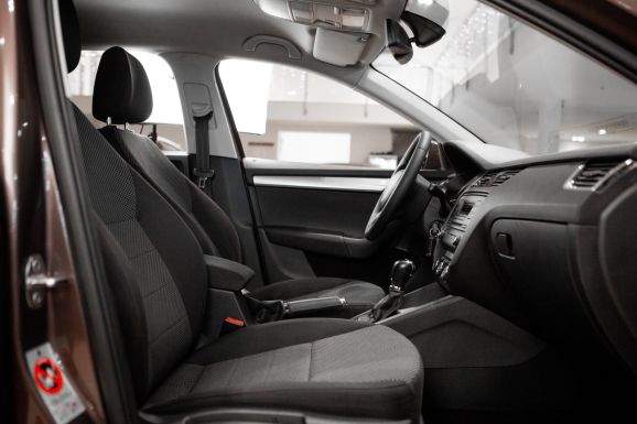 Skoda Octavia, Робот, 2013 фото 9