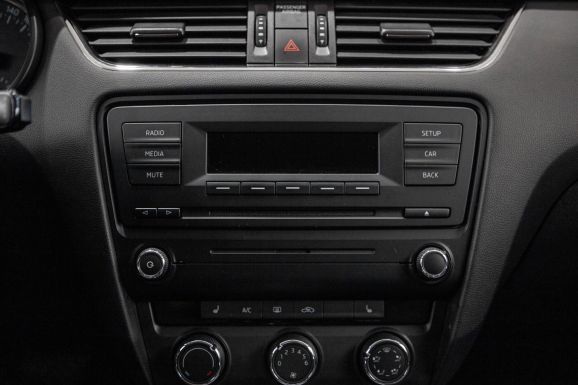 Skoda Octavia, Робот, 2013 фото 2