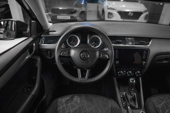Skoda Octavia, АТ, 2019 фото 12