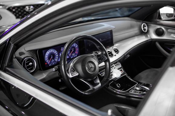 Mercedes-Benz E-класс, АТ, 2016 фото 11