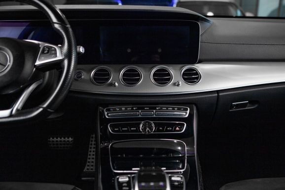 Mercedes-Benz E-класс, АТ, 2016 фото 23