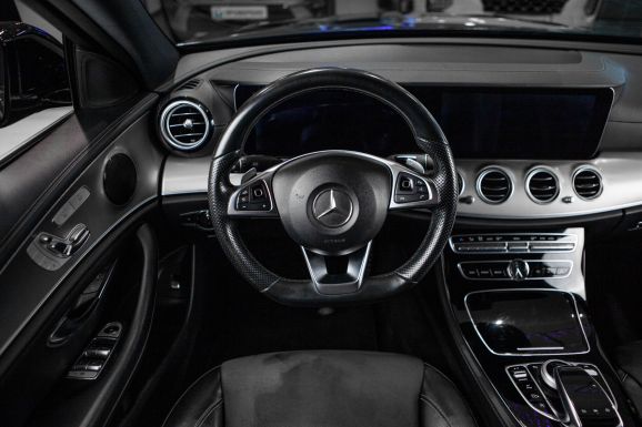 Mercedes-Benz E-класс, АТ, 2016 фото 24