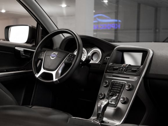 Volvo XC60, АТ, 2012 фото 9