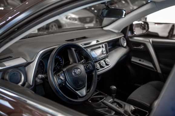 Toyota RAV4, Вариатор, 2016 фото 9