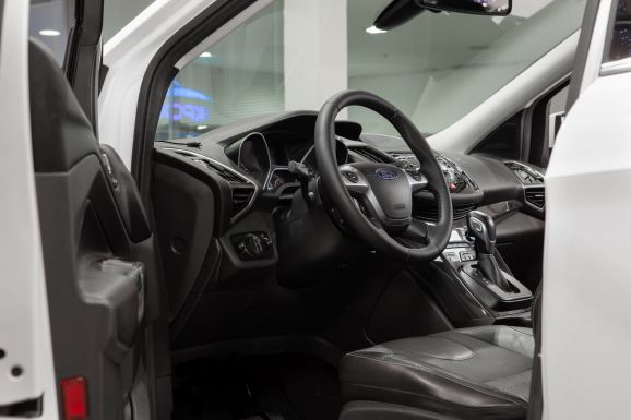Ford Kuga, АТ, 2015 фото 10