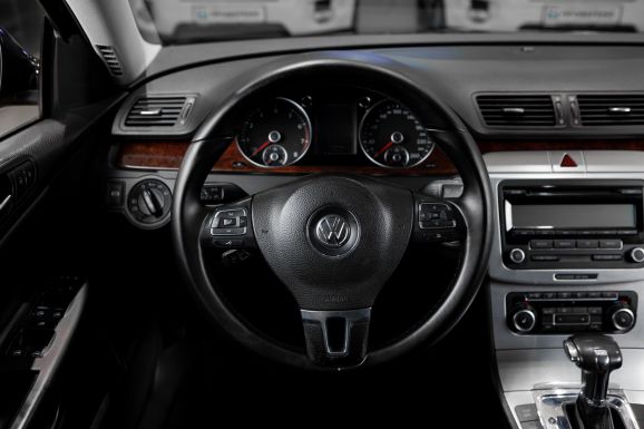 Volkswagen Passat, Робот, 2010 фото 11