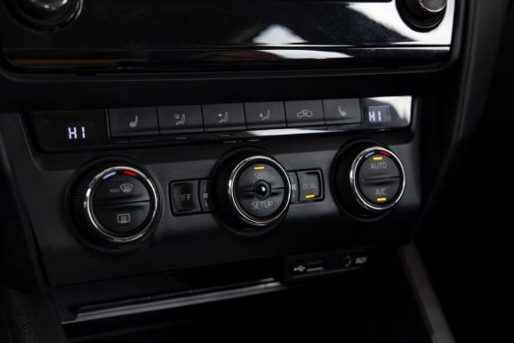 Skoda Octavia, Робот, 2013 фото 15