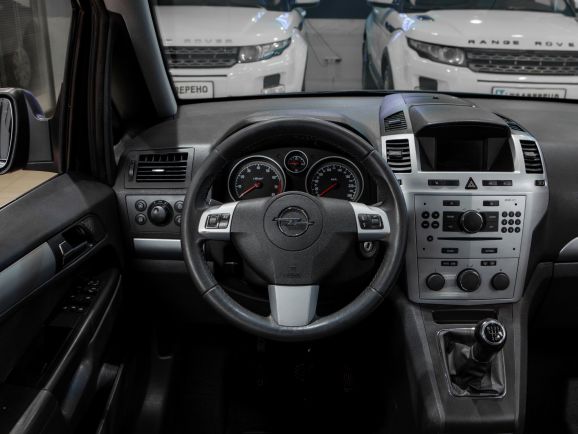 Opel Zafira, Робот, 2012 фото 14