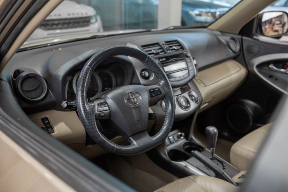 Toyota RAV4, Вариатор, 2010 фото 9