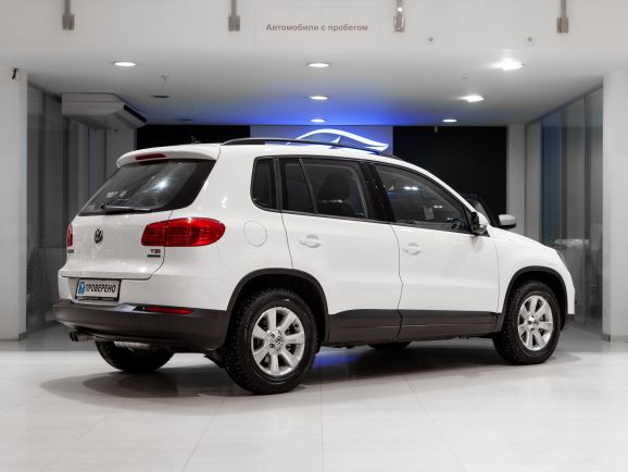 Volkswagen Tiguan, Робот, 2012 фото 4