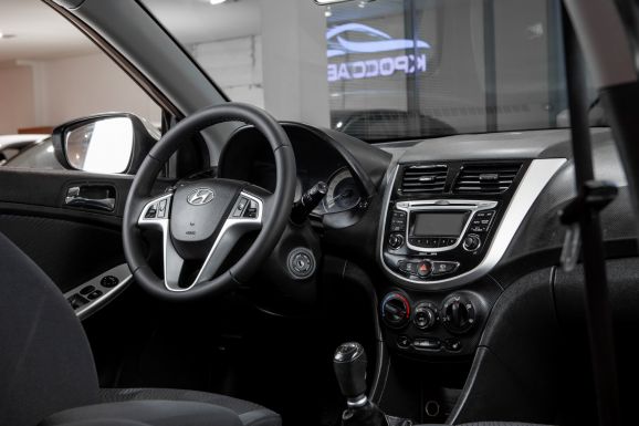 Hyundai Solaris, МТ, 2011 фото 9