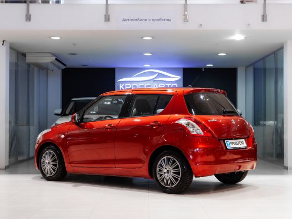 Suzuki Swift, АТ, 2011 фото 6