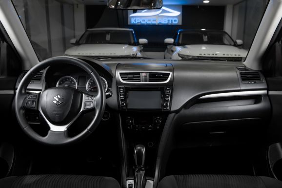 Suzuki Swift, АТ, 2011 фото 10