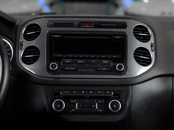 Volkswagen Tiguan, МТ, 2011 фото 14