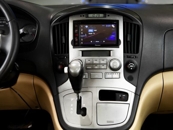 Hyundai Grand Starex, АТ, 2008 фото 2