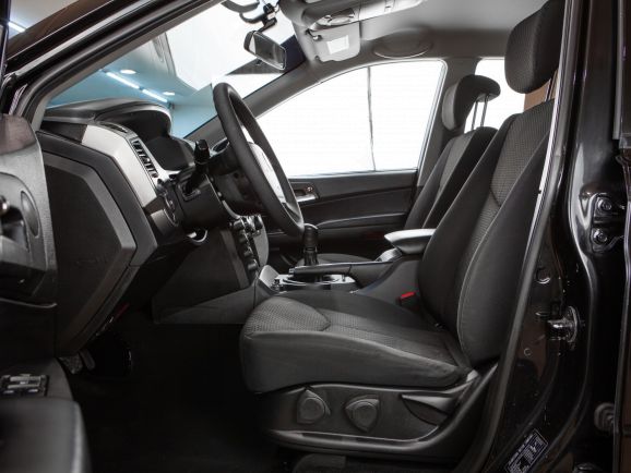 SsangYong Kyron, МТ, 2010 фото 8