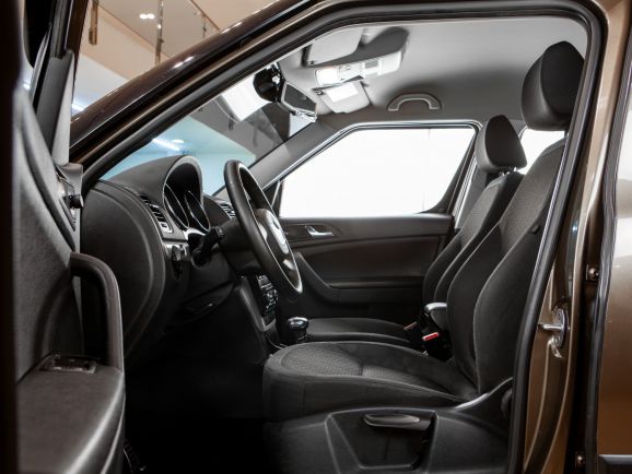 Skoda Yeti, Робот, 2012 фото 8