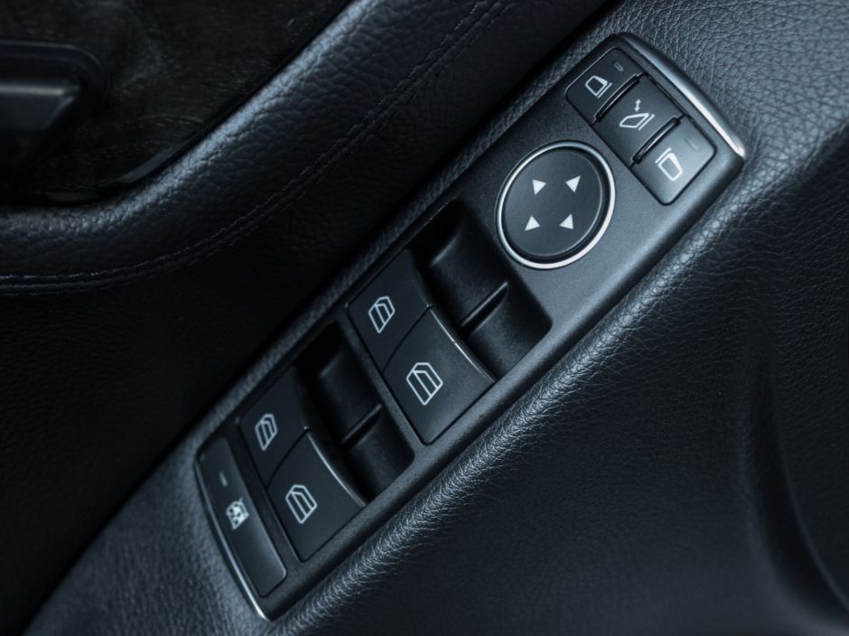 Mercedes-Benz C-Класс, 3.5 л, АТ, 2011 фото 17