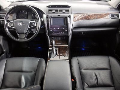 Toyota Camry, 2.5 л, АКПП, 2017 фото 8