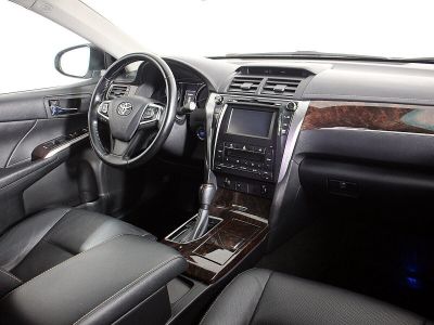 Toyota Camry, 2.5 л, АКПП, 2017 фото 2