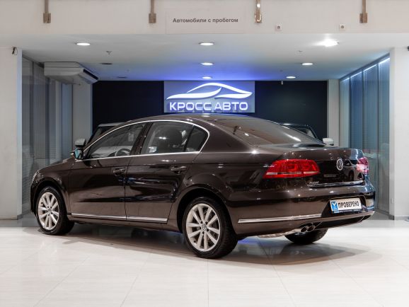 Volkswagen Passat, Робот, 2012 фото 6