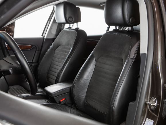 Volkswagen Passat, Робот, 2012 фото 9