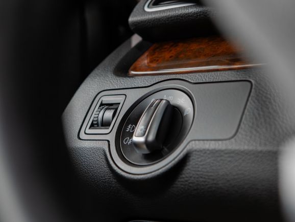 Volkswagen Passat, Робот, 2012 фото 11