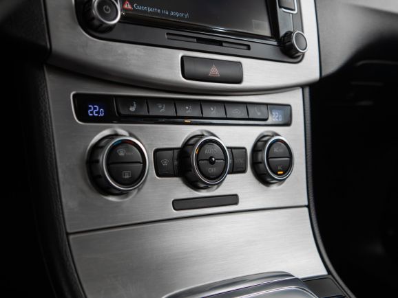 Volkswagen Passat, Робот, 2012 фото 13