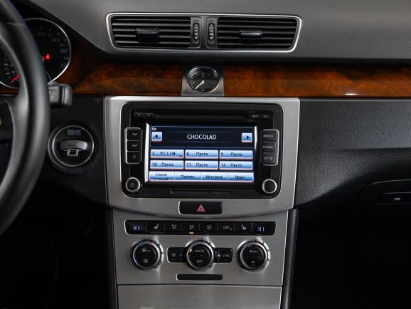Volkswagen Passat, Робот, 2012 фото 15